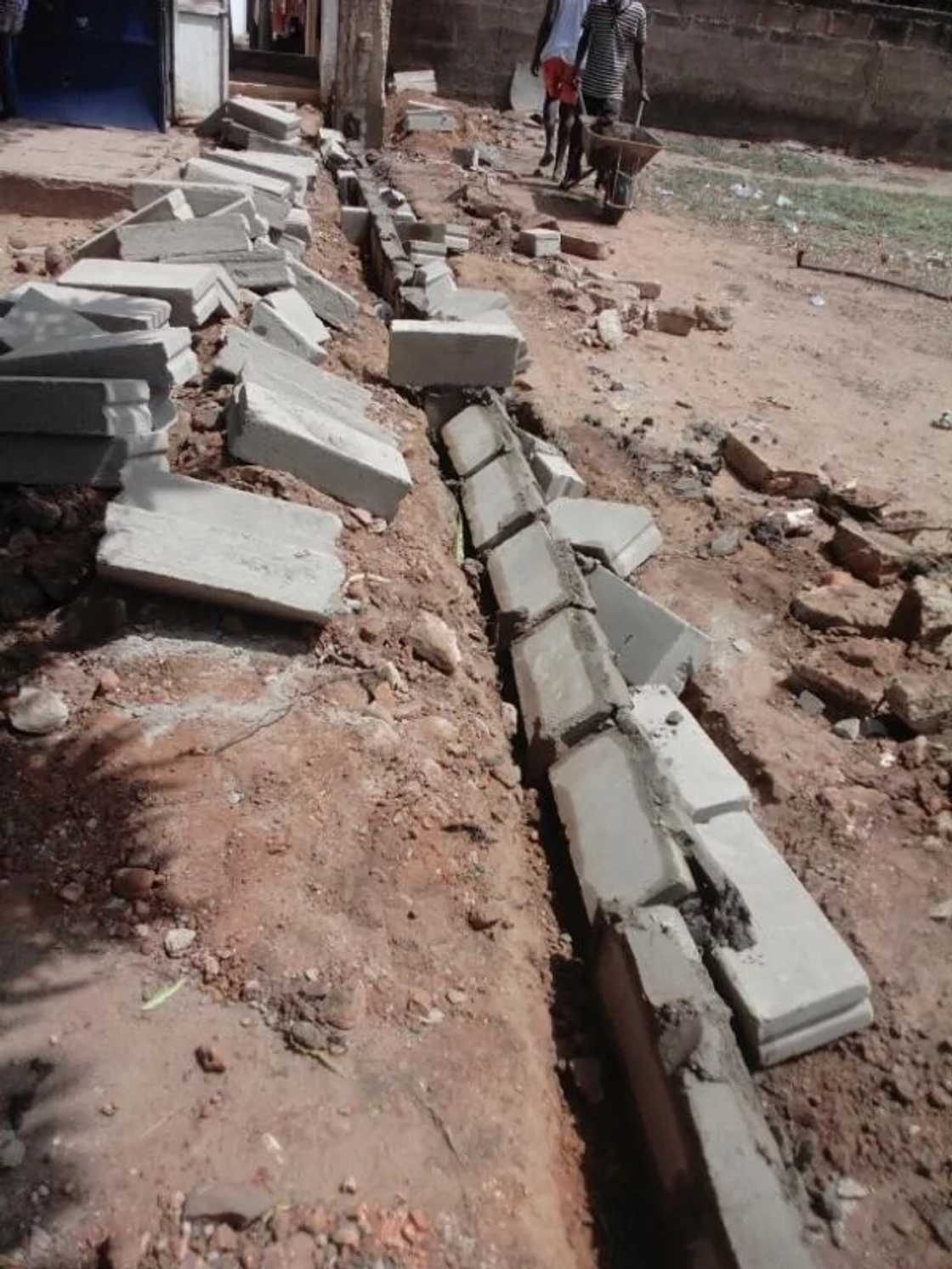 Land guard brutalises Ghanaian woman at Dansoman Land guard brutalises Ghanaian woman at Dansoman