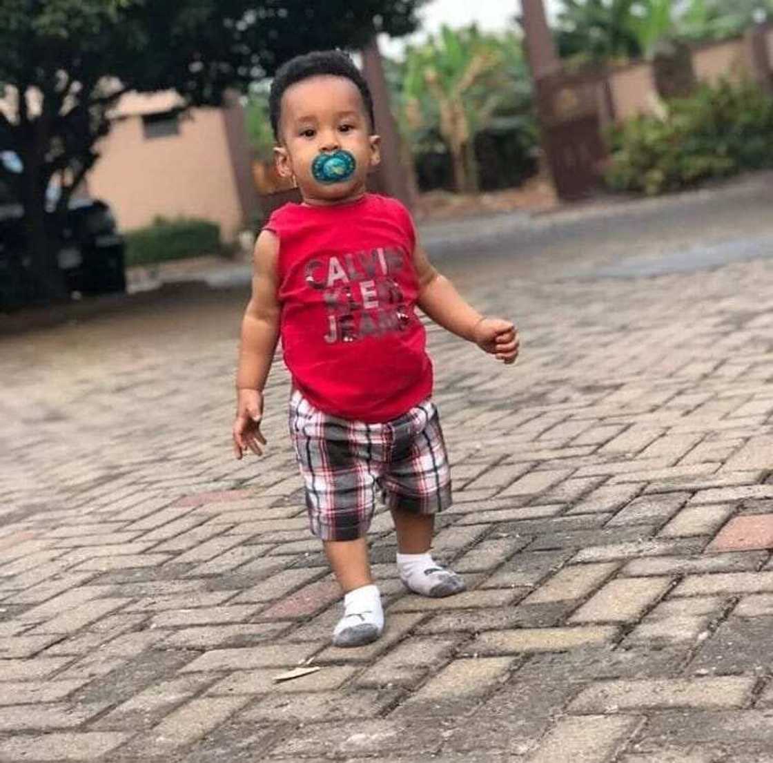 Vivian Jill’s 11-month-old son starts walking and she can’t hide her joy Vivian Jill’s 11-month-old son starts walking and she can’t hide her joy