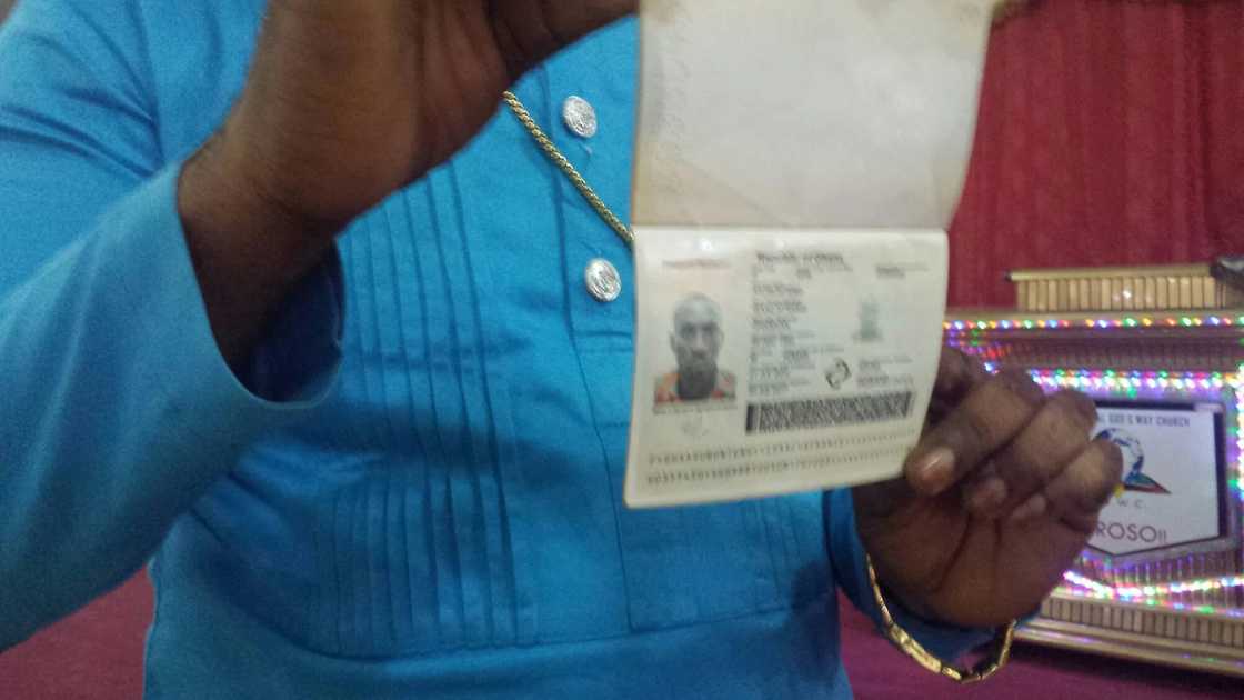 There are about 30,000 uncollected passports at the passport office. There are about 30,000 uncollected passports at the passport office.