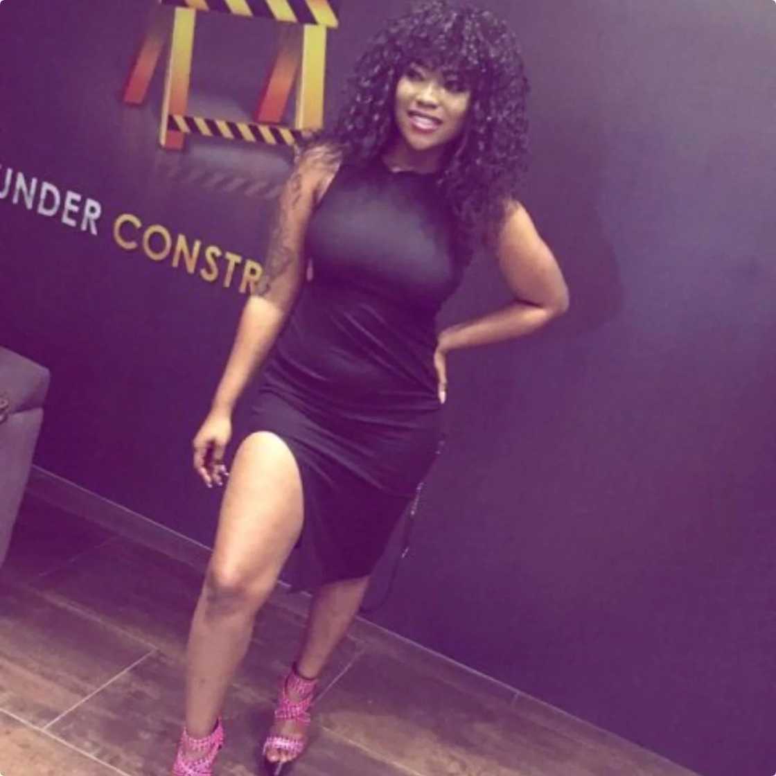 'Light-skinned' Ghanaian lady takes the internet by storm 'Light-skinned' Ghanaian lady takes the internet by storm