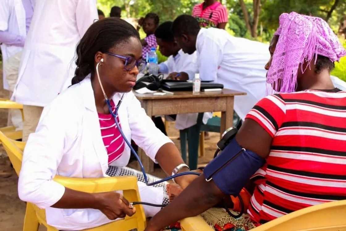 Monthly Salary Of Physician Assistant In Ghana Physician Assistant salary in Ghana and allowances - YEN.COM.GH