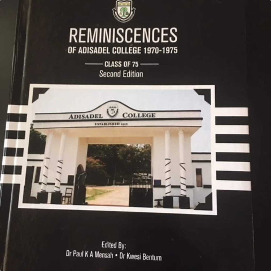 Santa ’75 group plays up the school’s great name with epic book Santa ’75 group plays up the school’s great name with epic book