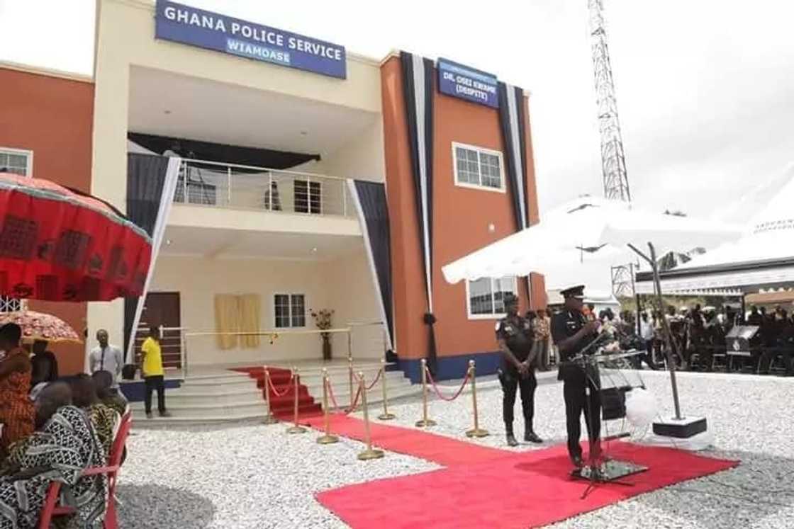 Despite builds ultra-modern Police Station in his hometown Despite builds ultra-modern Police Station in his hometown