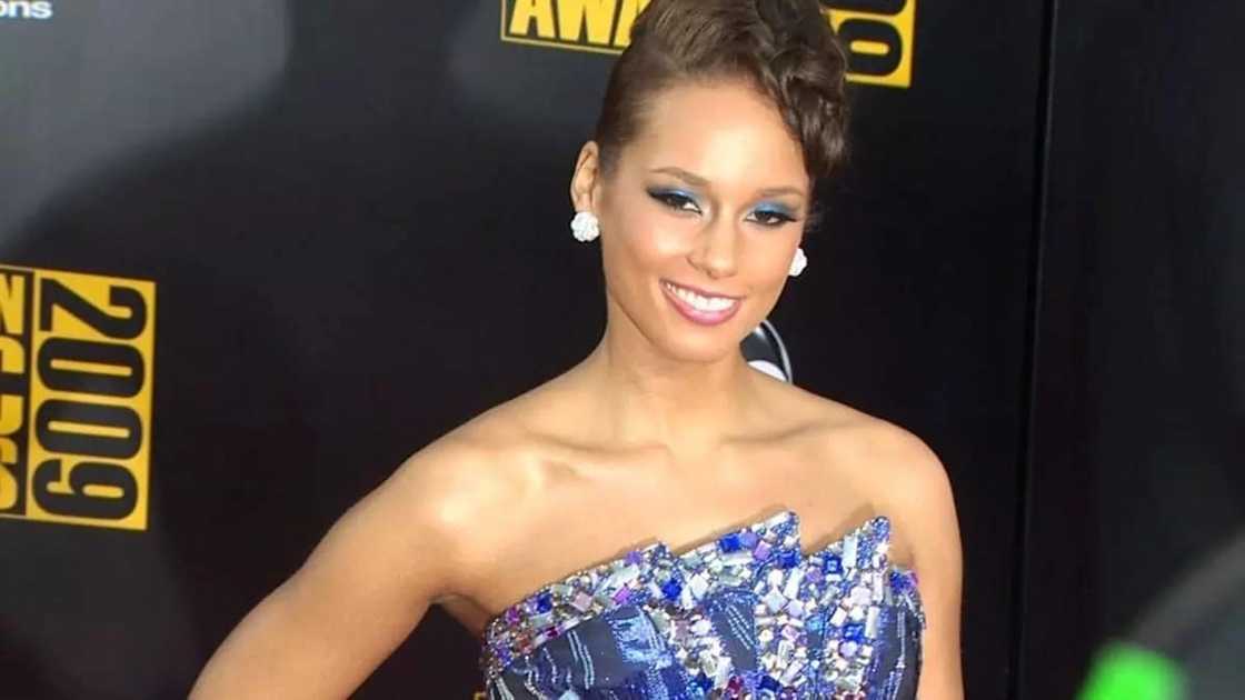 50 most popular women in the world 50 most popular women in the world