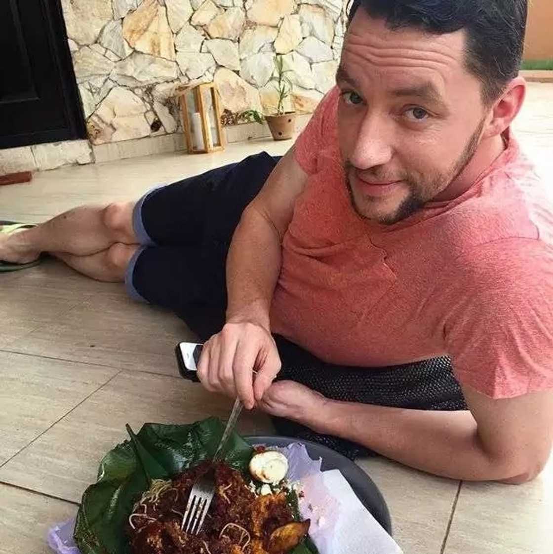 Yvonne Nelson's baby daddy joins in on Berla Mundi shaming Yvonne Nelson's baby daddy joins in on Berla Mundi shaming