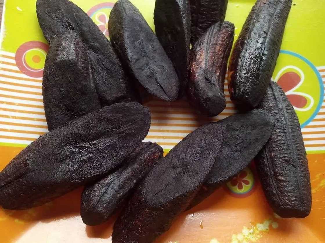 Photo: Online debate rages over burnt plantain Photo: Online debate rages over burnt plantain