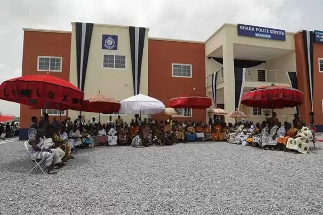 Despite builds ultra-modern Police Station in his hometown Despite builds ultra-modern Police Station in his hometown