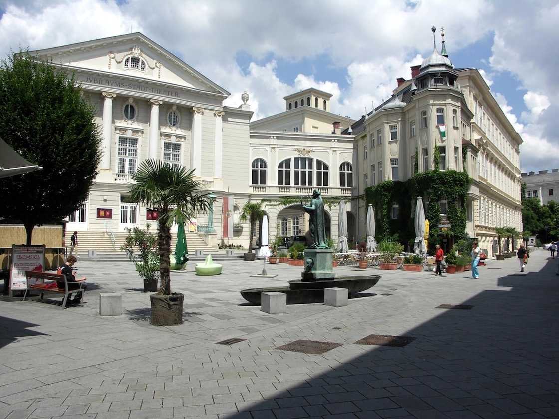 List of popular cities in Austria
List of names of cities in Austria
States in Austria List of popular cities in Austria
List of names of cities in Austria
States in Austria