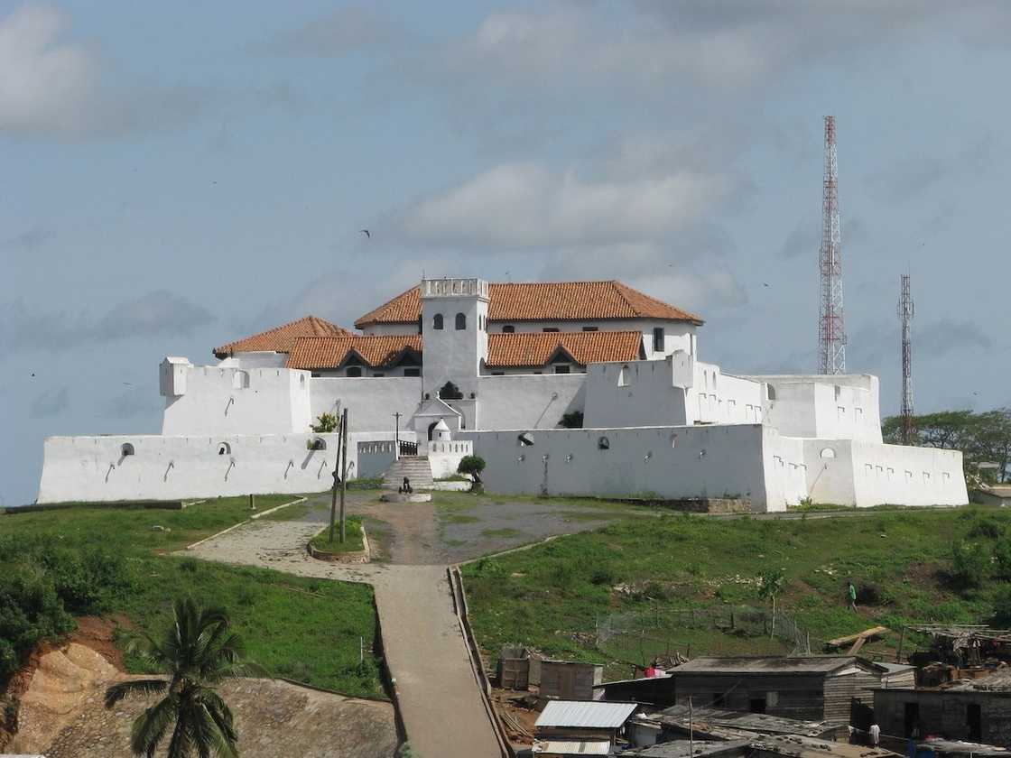 castles in Ghana, pictures of slave castles in ghana, names of castles in ghana