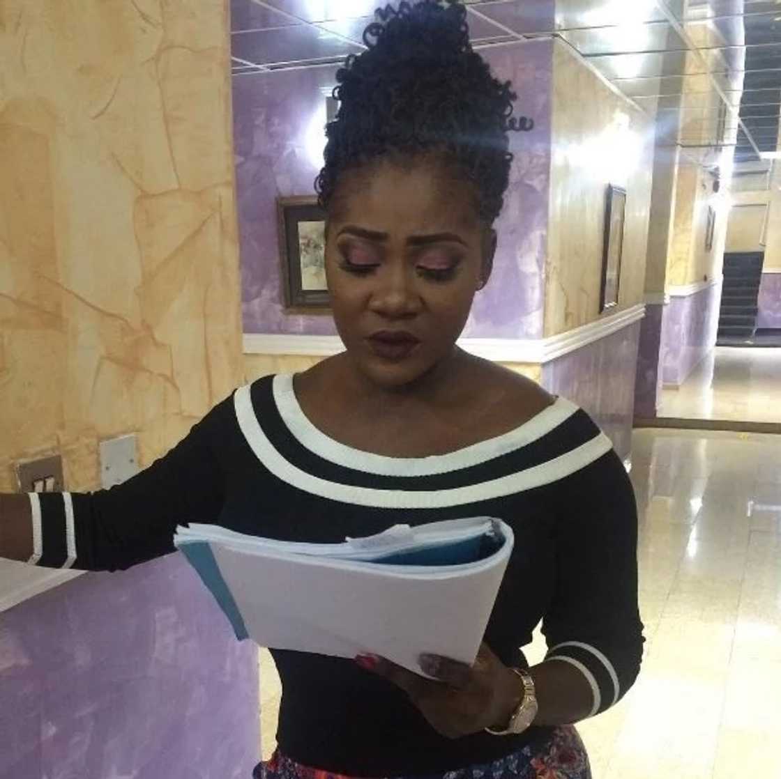 Mercy Johnson shares new photo of slim waist