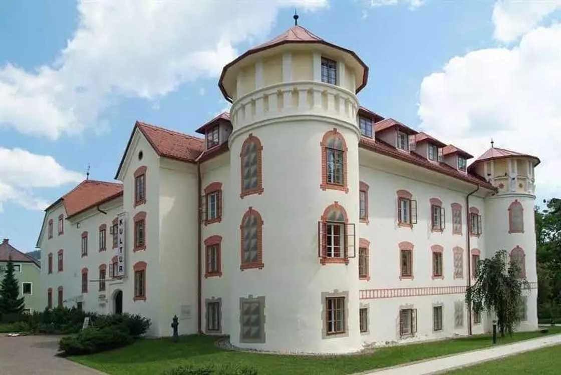 List of popular cities in Austria
List of names of cities in Austria
States in Austria List of popular cities in Austria
List of names of cities in Austria
States in Austria