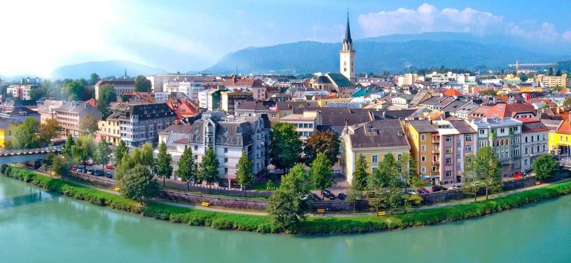 List of biggest cities in Austria
States in Austria
List of popular cities in Austria List of biggest cities in Austria
States in Austria
List of popular cities in Austria