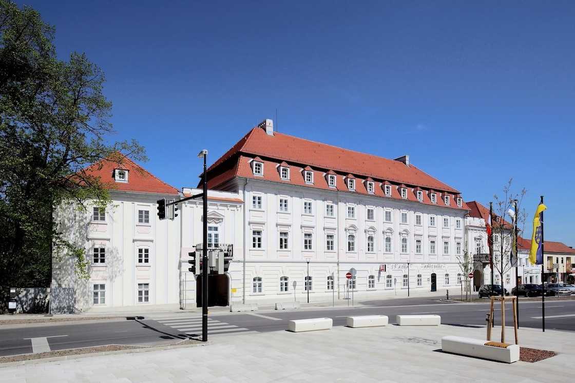 List of cities in Austria
List of biggest cities in Austria
States in Austria
List of popular cities in Austria List of cities in Austria
List of biggest cities in Austria
States in Austria
List of popular cities in Austria