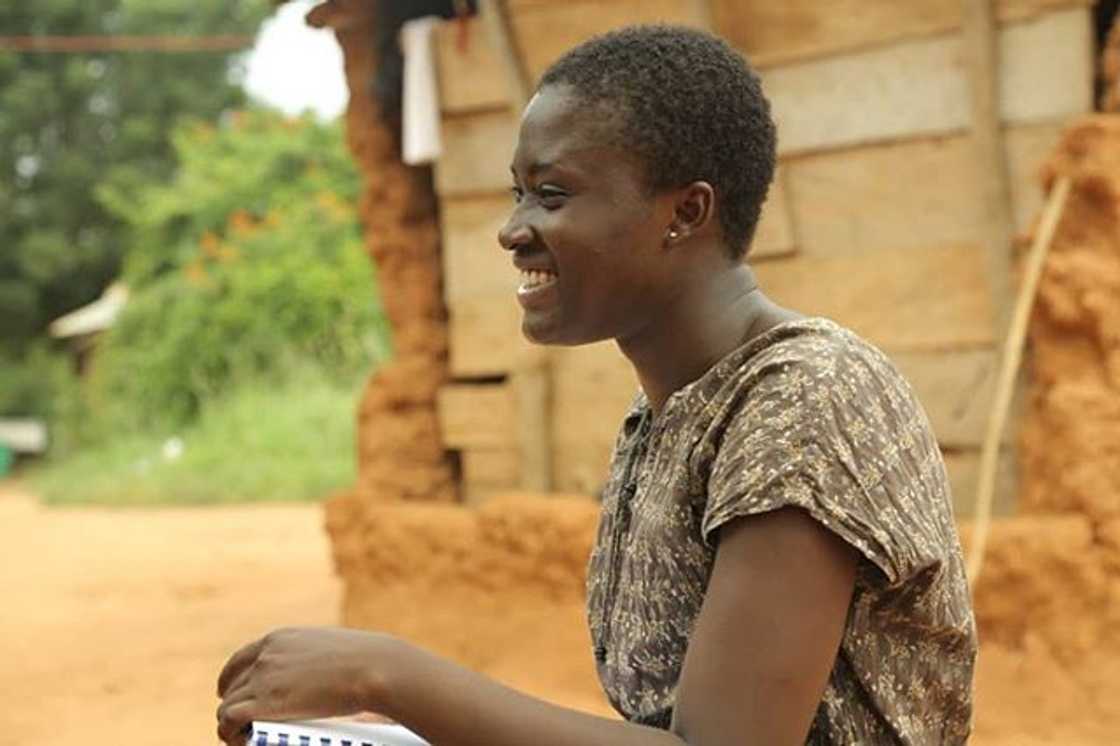 Fella Makafui shares no makeup photos in JHS uniform on movie set Fella Makafui shares no makeup photos in JHS uniform on movie set