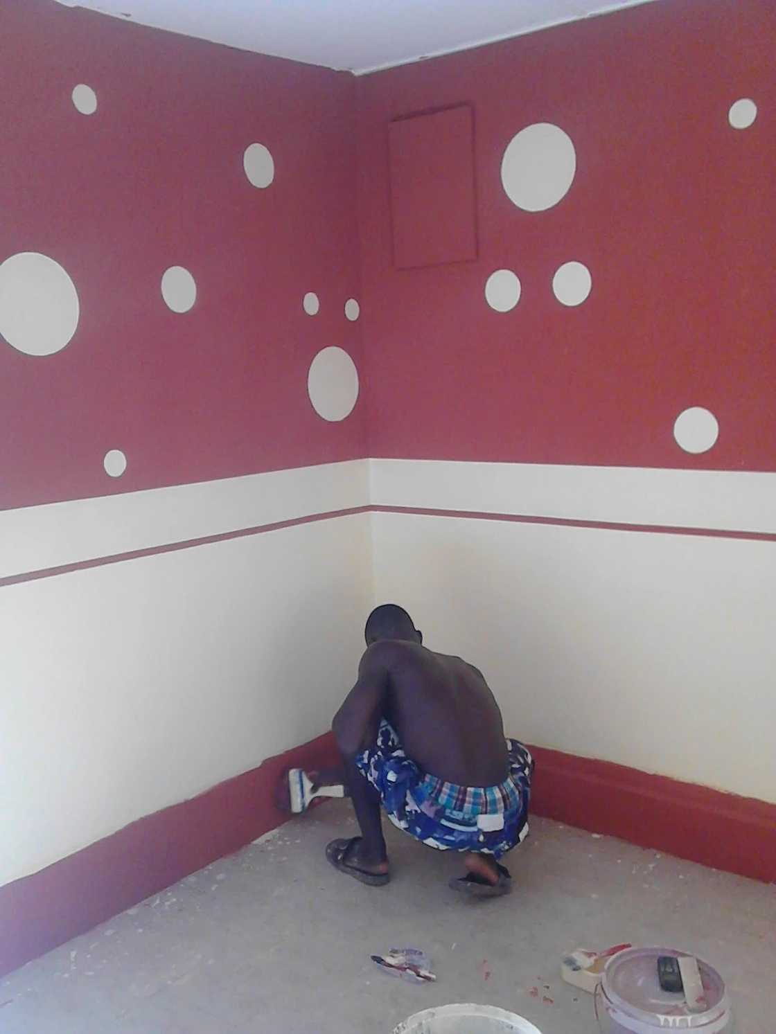 Meet 25-year-old SHS leaver who has taught himself into a skilled painter Meet 25-year-old SHS leaver who has taught himself into a skilled painter