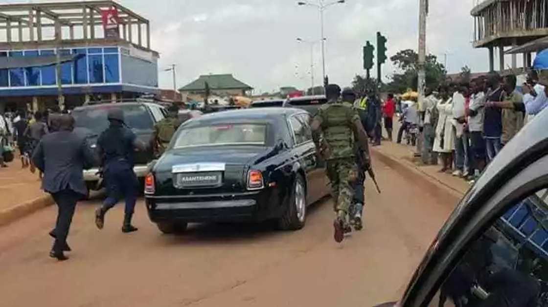Royal feud brought to an end as Asantehene pays a historic visit to the Techimanhene Royal feud brought to an end as Asantehene pays a historic visit to the Techimanhene