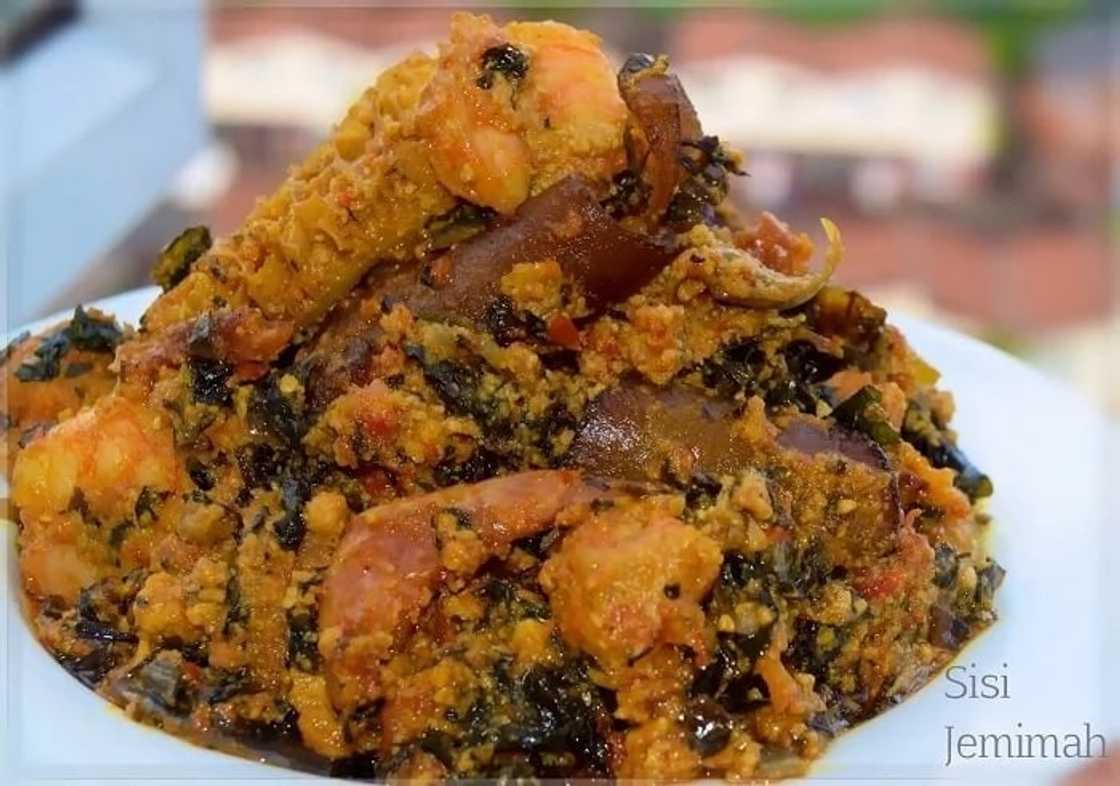 how to prepare egusi soup with chicken