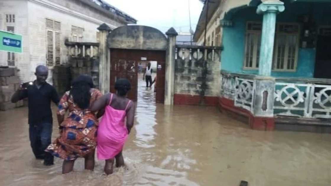 Flood waters disturb 3rd October town on 3rd October Flood waters disturb 3rd October town on 3rd October