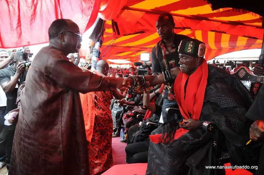 Akufo-Addo attends funeral of late Odeneho Gyapong Ababio II