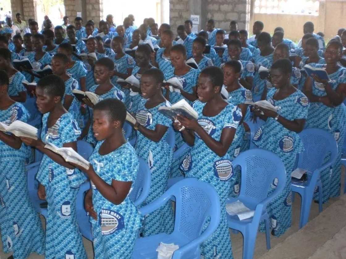 The Senior High Schools with the most beautiful students The Senior High Schools with the most beautiful students