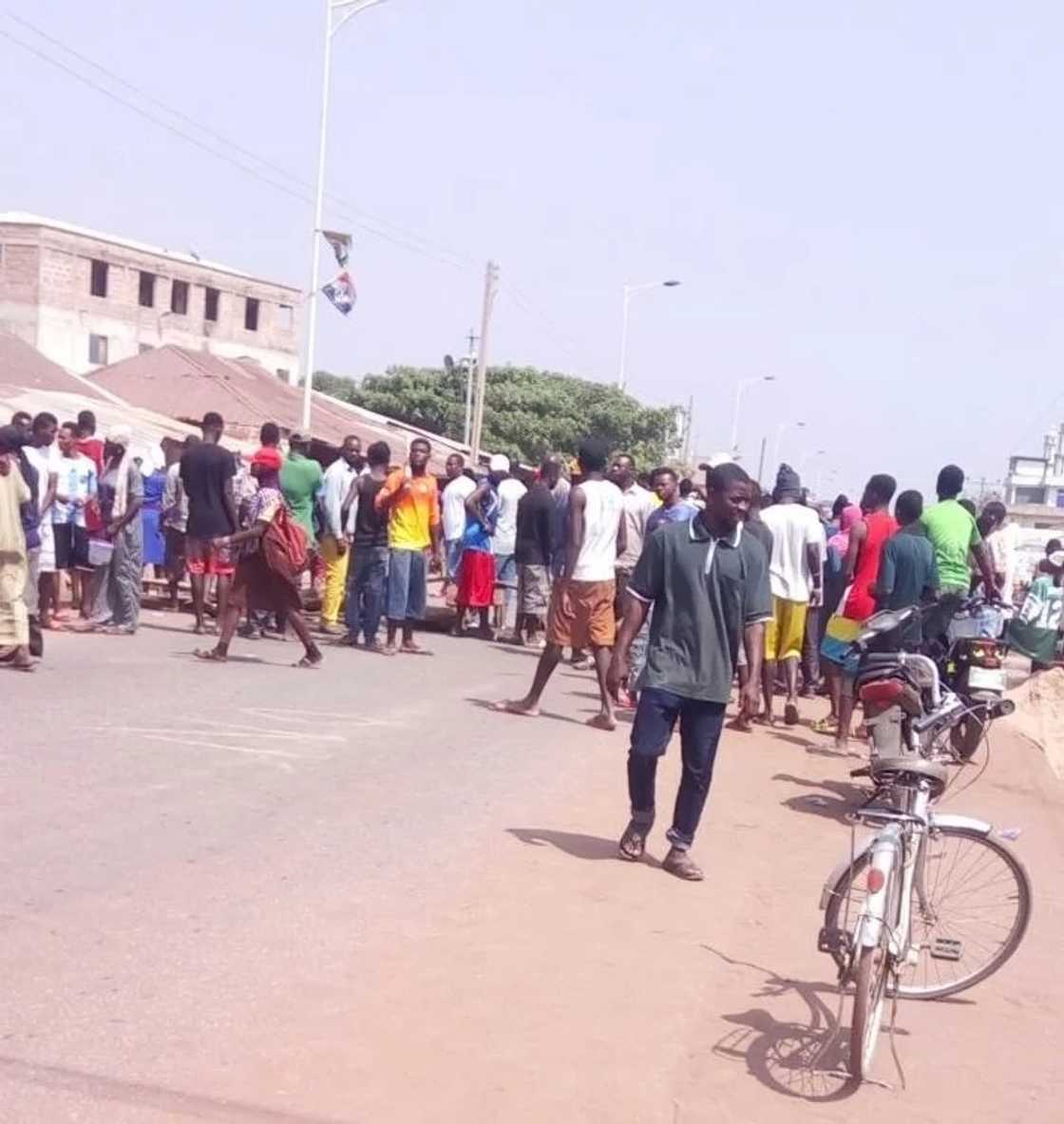 Ejura Shooting: Survivor Loses one leg After Amputation at KATH; Others Undergo Surgery Ejura Shooting: Survivor Loses one leg After Amputation at KATH; Others Undergo Surgery