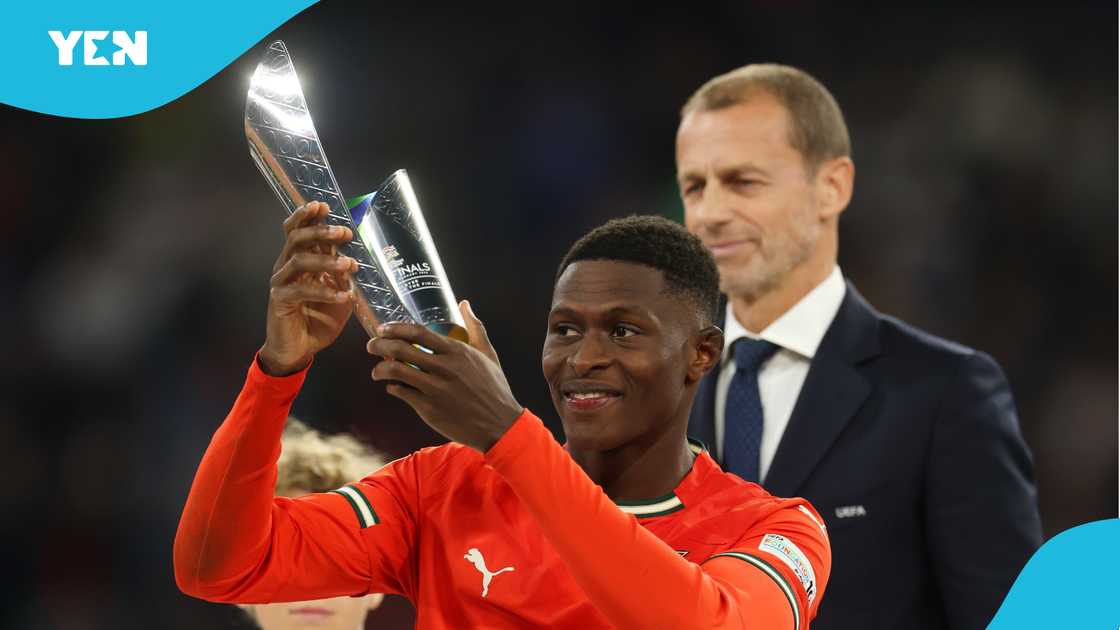 Portugal, Nuno Mendes, man-of-the-match award, Spain, UEFA Nations League. Portugal, Nuno Mendes, man-of-the-match award, Spain, UEFA Nations League.