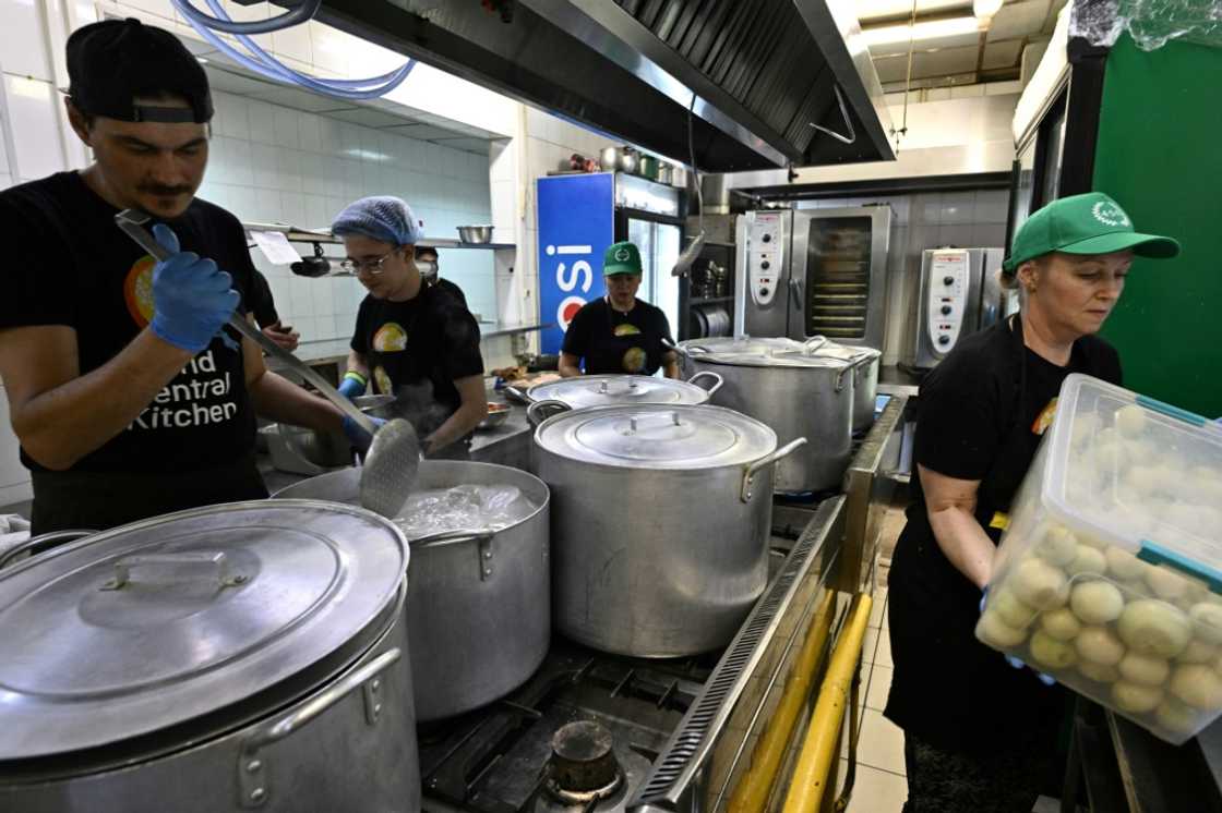 The targets have included at least one food queue The targets have included at least one food queue