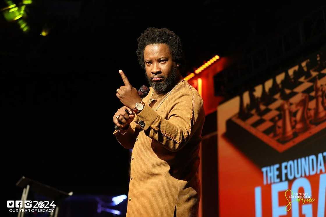 Sonnie Badu, Mzbel, Sonnie Badu and Mzbel, Sonnie Badu's songs, Ghanaian musicians, Sonnie Badu pledges $300 Sonnie Badu, Mzbel, Sonnie Badu and Mzbel, Sonnie Badu's songs, Ghanaian musicians, Sonnie Badu pledges $300