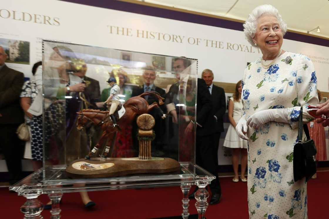 Royal warrant holders granted the honour can display the royal arms on their product, packaging, premises and vehicles Royal warrant holders granted the honour can display the royal arms on their product, packaging, premises and vehicles