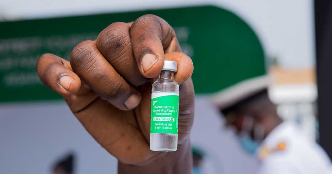 Akufo-Addo, wife take COVID-19 vaccine; here are 6 photos from the exercise Akufo-Addo, wife take COVID-19 vaccine; here are 6 photos from the exercise