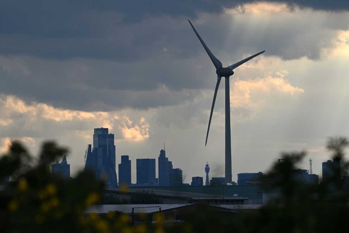 Among the successes identified was Britain's introduction in 2013 of a minimum carbon price, subsidies for renewable energy, and a coal phase-out plan Among the successes identified was Britain's introduction in 2013 of a minimum carbon price, subsidies for renewable energy, and a coal phase-out plan