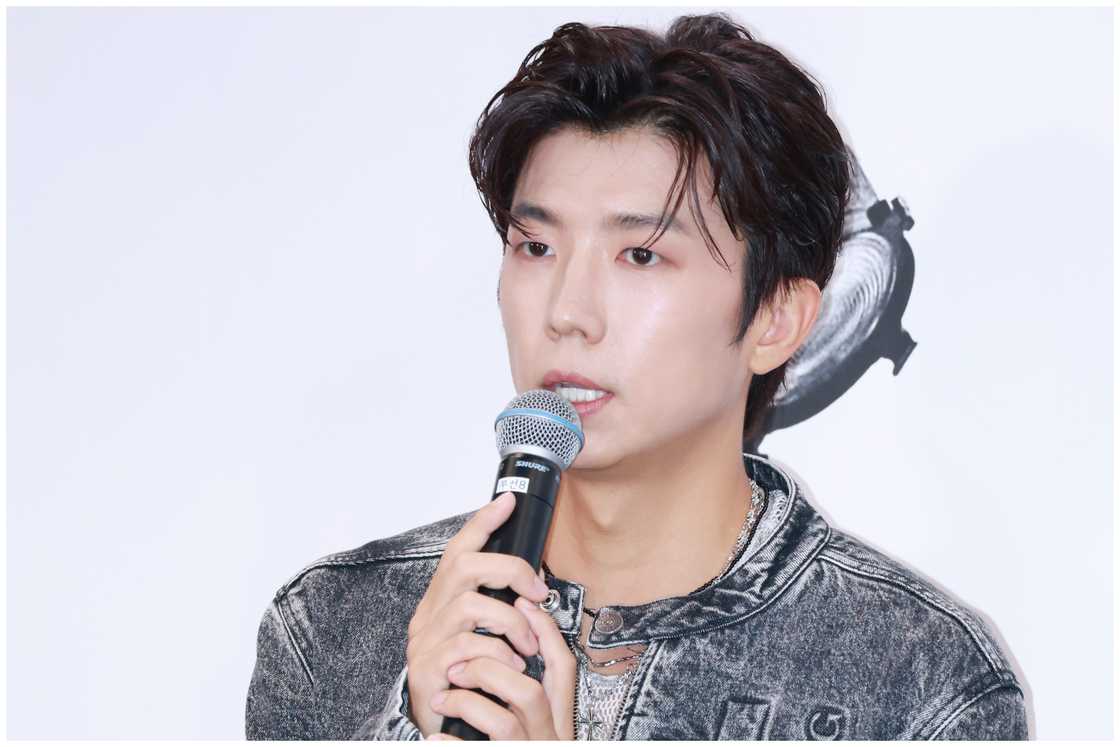 Jang Woo-young of 2PM attends Park Jin-Young's 30th anniversary "Dandara JYP" photocall event