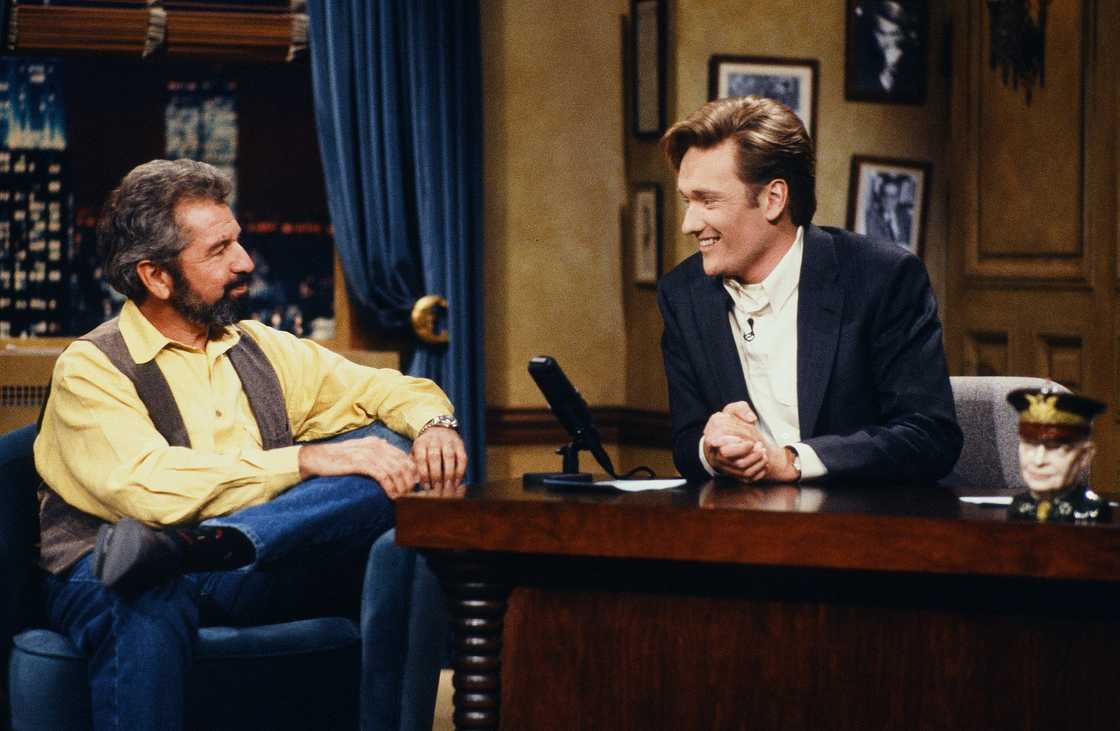 Bob Vila (L) with host Conan O'Brien (R)