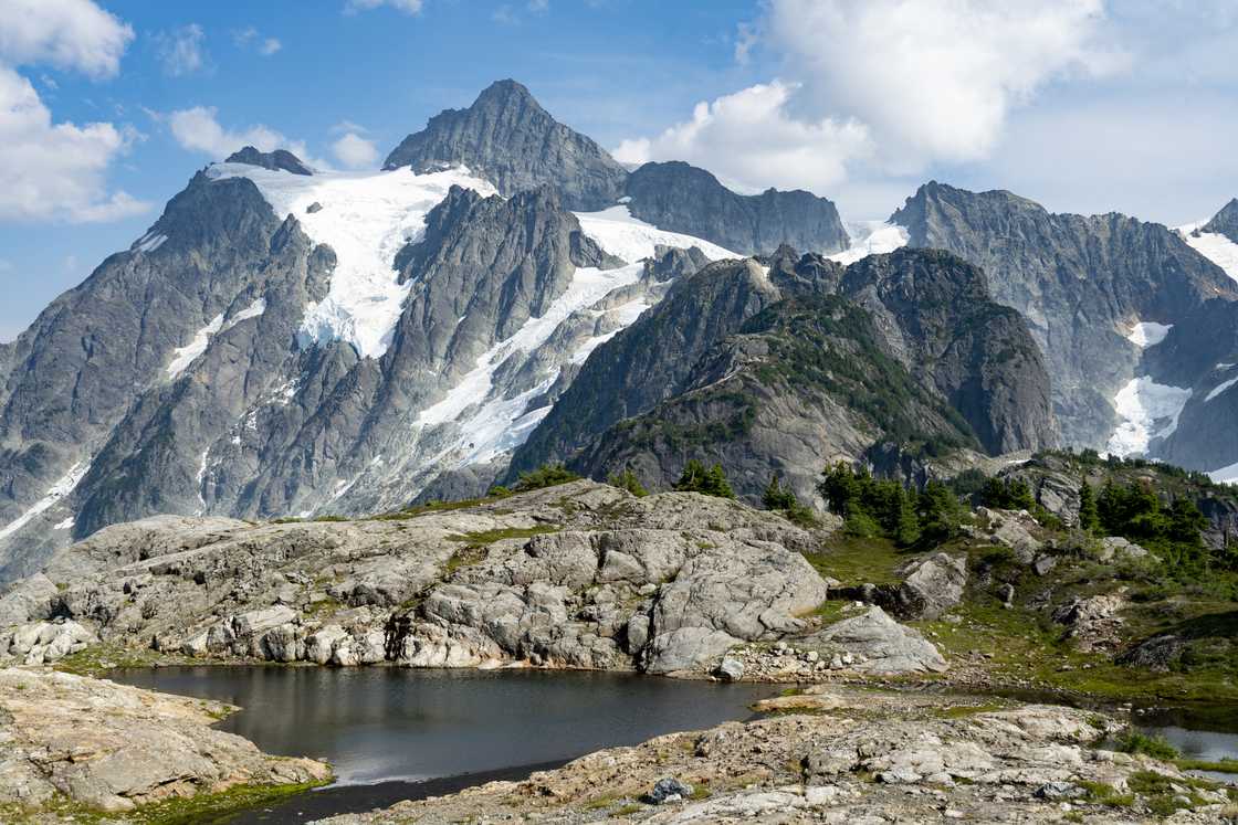 Glaciated crags of Mount Shuksan Glaciated crags of Mount Shuksan