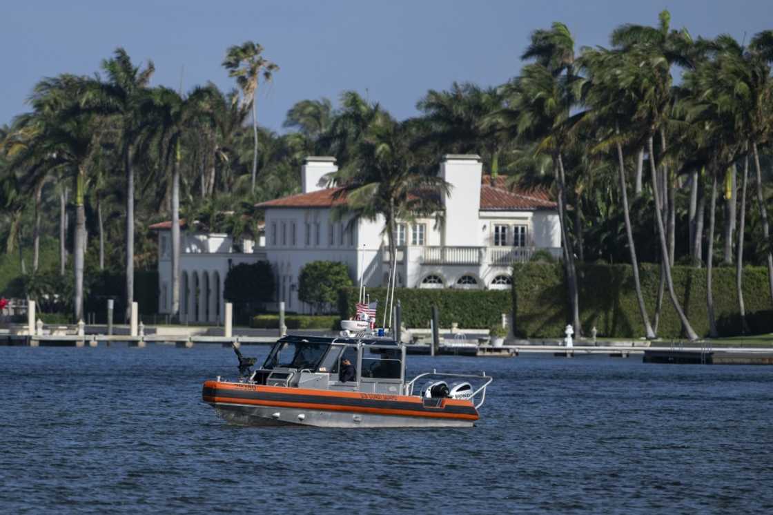 US president-elect Donald Trump and SoftBank chief executive Masayoshi Son announced the investment during a news conference at Trump's Mar-a-Lago residence in Florida US president-elect Donald Trump and SoftBank chief executive Masayoshi Son announced the investment during a news conference at Trump's Mar-a-Lago residence in Florida