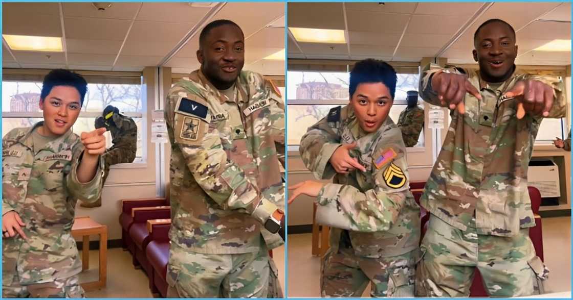 Photo of two US soldiers Photo of two US soldiers