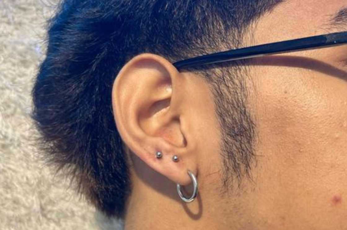Double lobe ear piercing Double lobe ear piercing