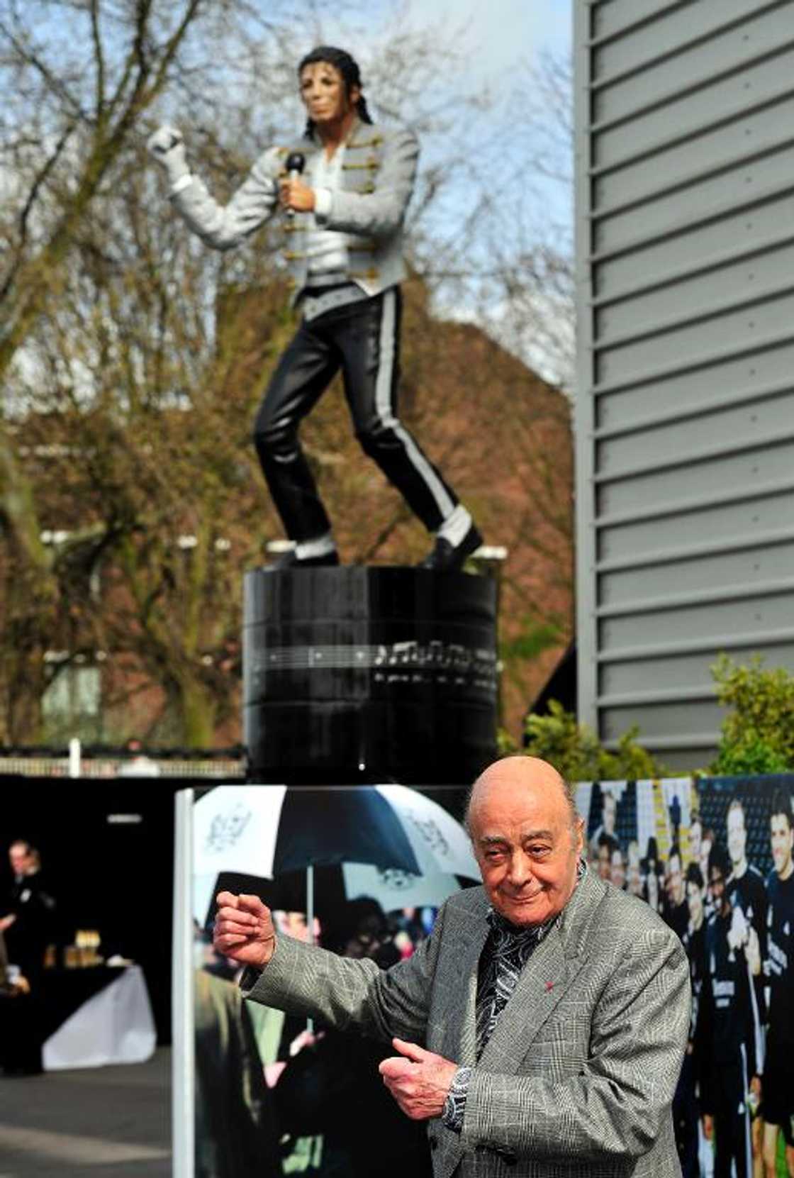 Al-Fayed bought Fulham Football Club and commissioned a statue of pop star Michael Jackson for outside its ground Al-Fayed bought Fulham Football Club and commissioned a statue of pop star Michael Jackson for outside its ground