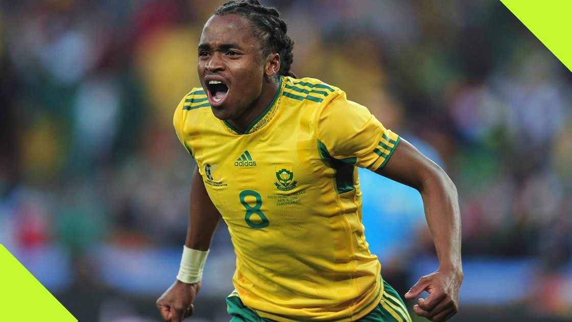 Siphiwe Tshabalala meets Peter Drury in Germany. Siphiwe Tshabalala meets Peter Drury in Germany.