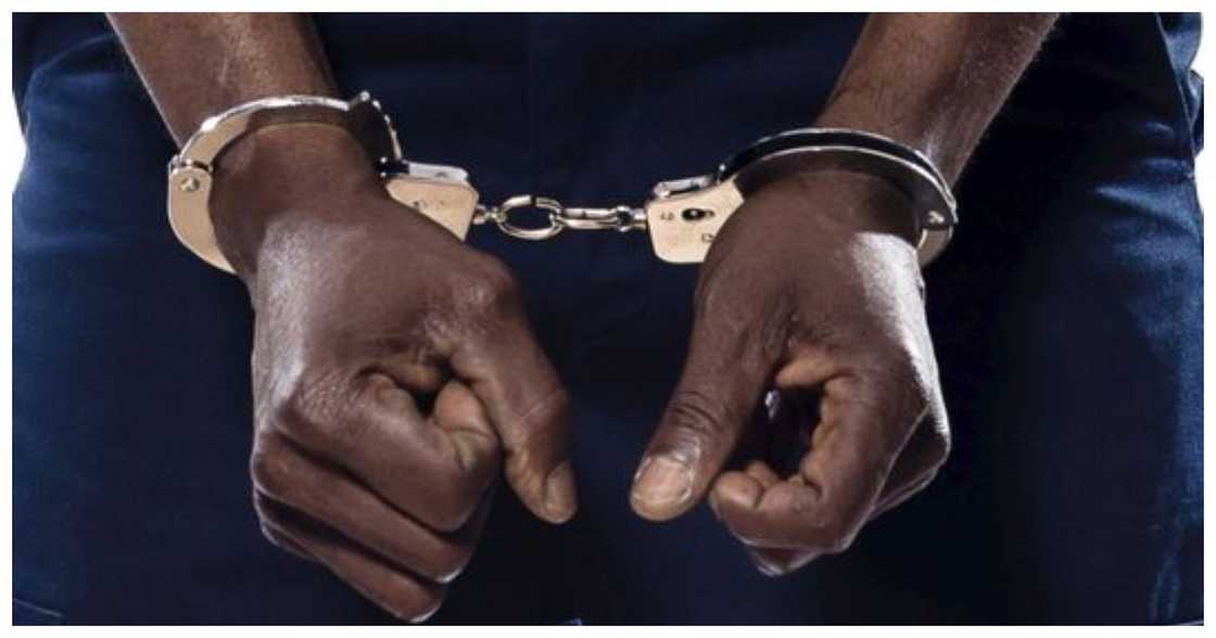 Handcuffs murder Handcuffs murder