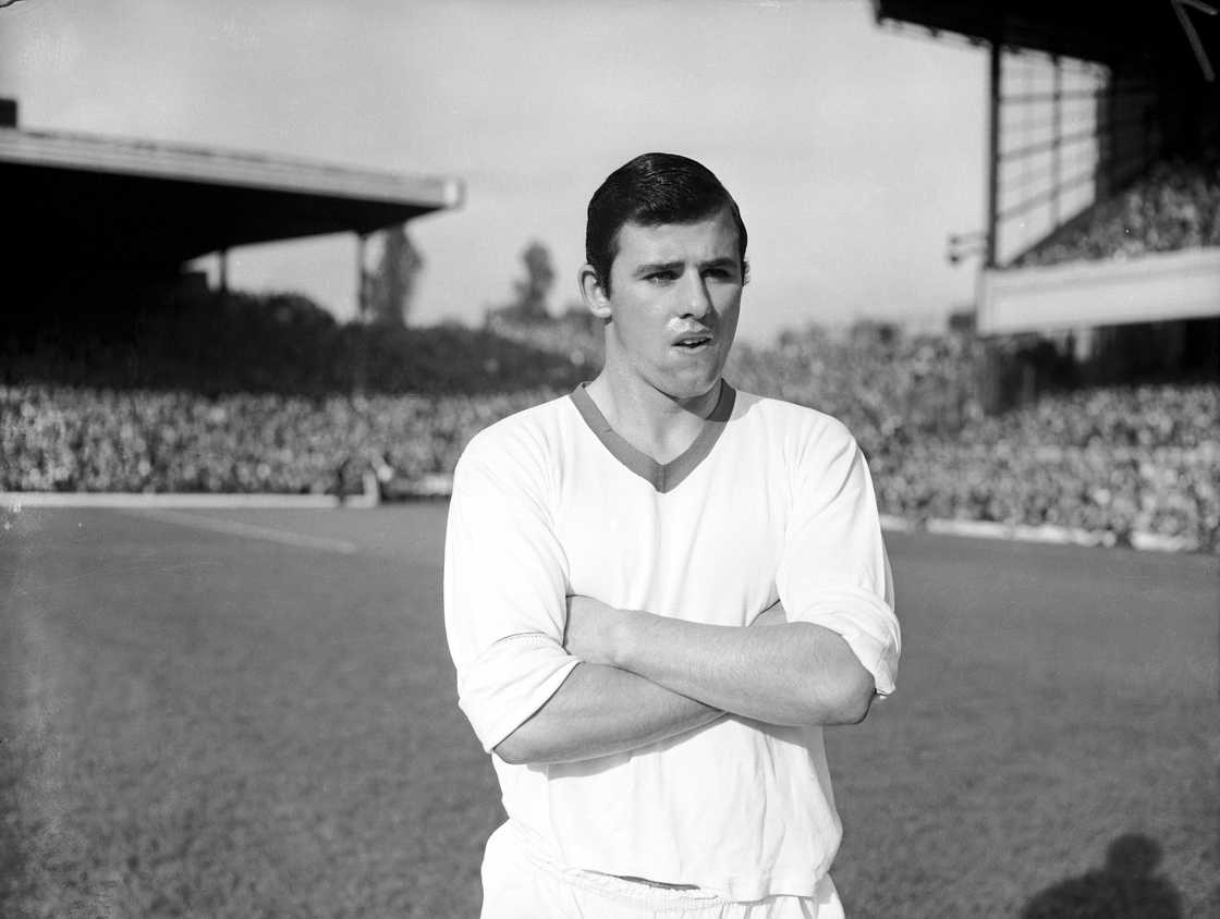 Jimmy Nicholson dies, Man United Jimmy Nicholson, Huddersfield Town Jimmy Nicholson Jimmy Nicholson dies, Man United Jimmy Nicholson, Huddersfield Town Jimmy Nicholson
