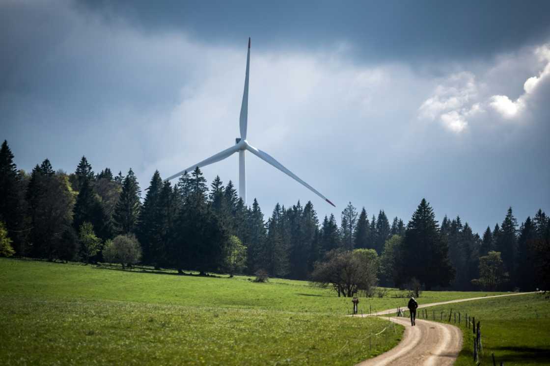 Swiss authorities want to use a new climate bill approved last year to boost wind and solar power's current miniscule contribution to Switzerland's energy mix. Swiss authorities want to use a new climate bill approved last year to boost wind and solar power's current miniscule contribution to Switzerland's energy mix.
