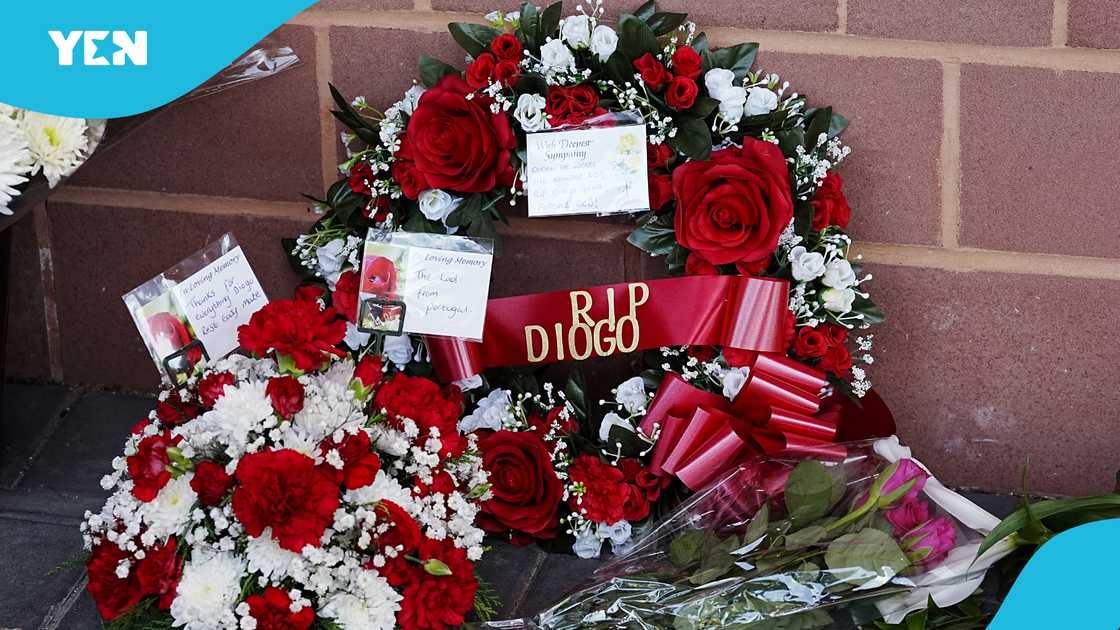 Liverpool, Premier League, pay tribute, Diogo Jota, Anfield, Lamborghini, Zamora, Andre Silva.
