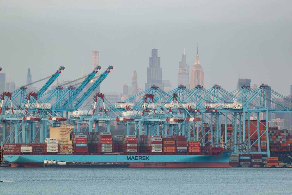 US imports edged up just 0.6 percent in September, according to delayed government data. US imports edged up just 0.6 percent in September, according to delayed government data.