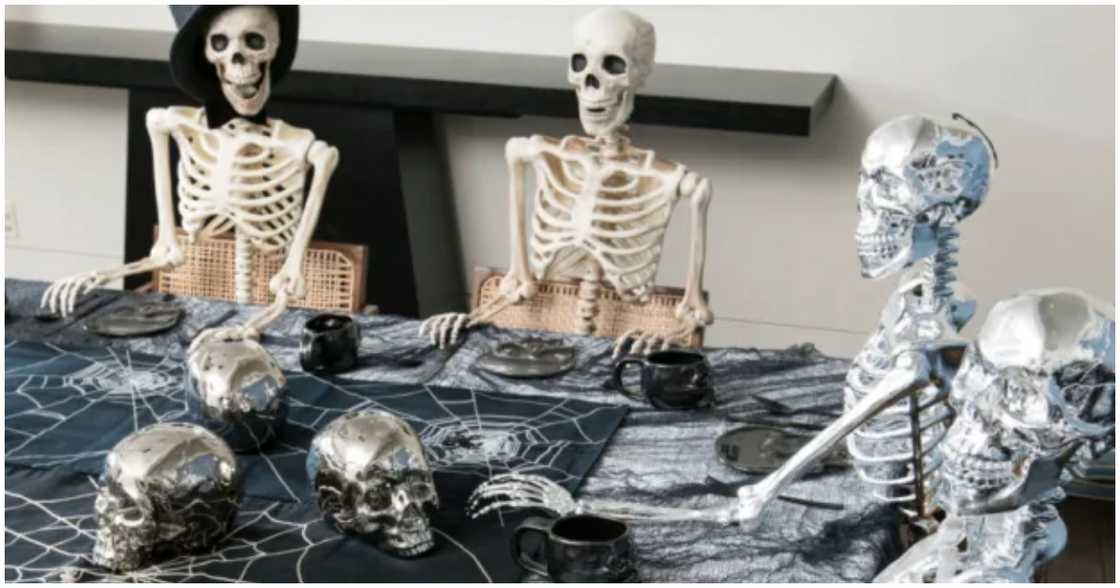 Kourtney shows off her Halloween decorations Kourtney shows off her Halloween decorations