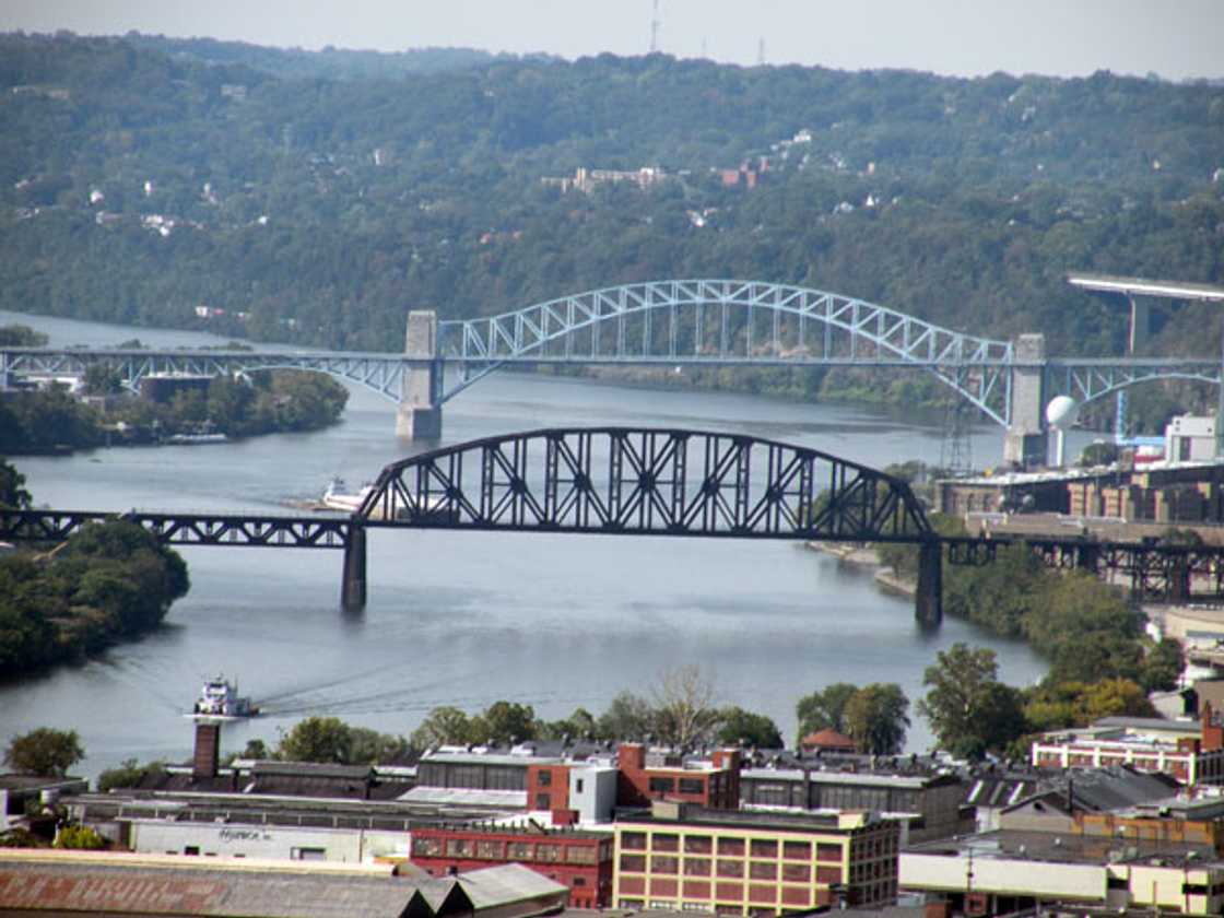 How many bridges are in Pittsburgh How many bridges are in Pittsburgh
