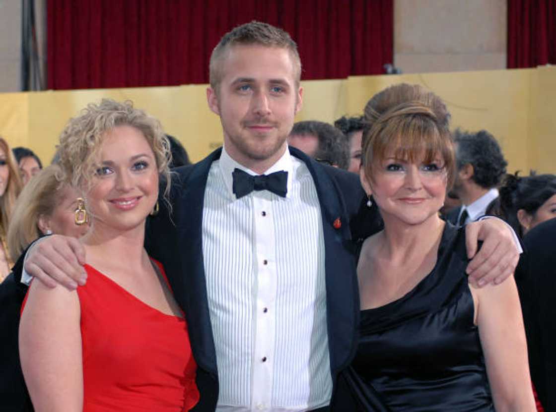 Actor Ryan Gosling, his sister Mandi, and mother, Donna, arrive at Academy Awards Show.