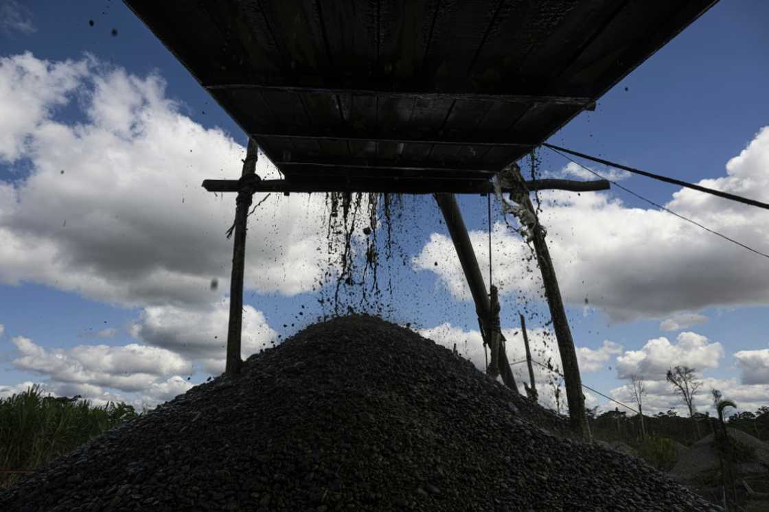 Peru's illegal gold mining, which happens alongside legal, government-regulated extraction, is a major source of financing for organized crime Peru's illegal gold mining, which happens alongside legal, government-regulated extraction, is a major source of financing for organized crime