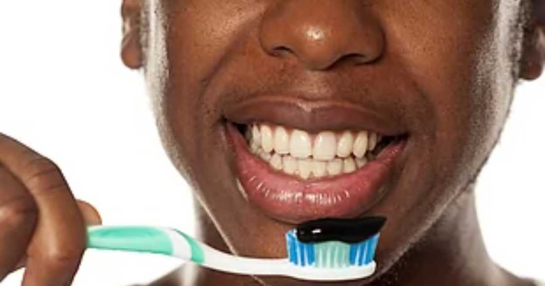 Dr Gwendolyn Amarquaye-Bayitse: Brushing Your Teeth Should not be under 2 minutes Dr Gwendolyn Amarquaye-Bayitse: Brushing Your Teeth Should not be under 2 minutes