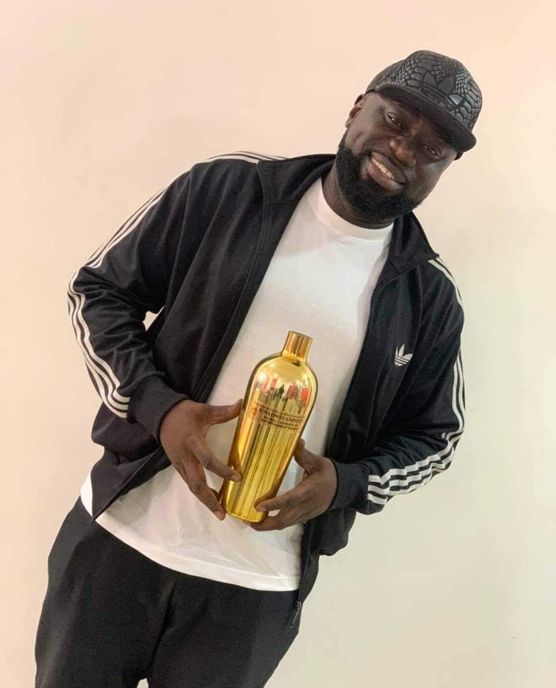 Fake Kofi Annan-UN Awards: Sarkodie, Berla Mundi, D-Black, UG VC and all those 'fooled' by Kwame Fordjour (photos) Fake Kofi Annan-UN Awards: Sarkodie, Berla Mundi, D-Black, UG VC and all those 'fooled' by Kwame Fordjour (photos)